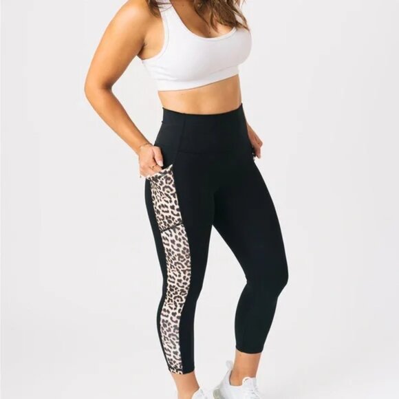 Zyia Women’s Leopard Pocket Brilliant Hi-Rise Capri 20" in Black 4 - Picture 4 of 15